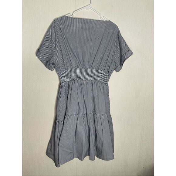 NWOT Vineyard Vines Smocked Waist Fit&Flare Dress Size M Blue Striped Lined Knee - Picture 9 of 10